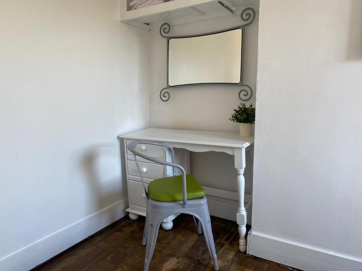 Double Room ロンドン エクステリア 写真